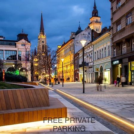 Theatre Square Apartments Novi Sad Exteriér fotografie
