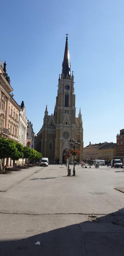 Theatre Square Apartments Novi Sad Exteriér fotografie