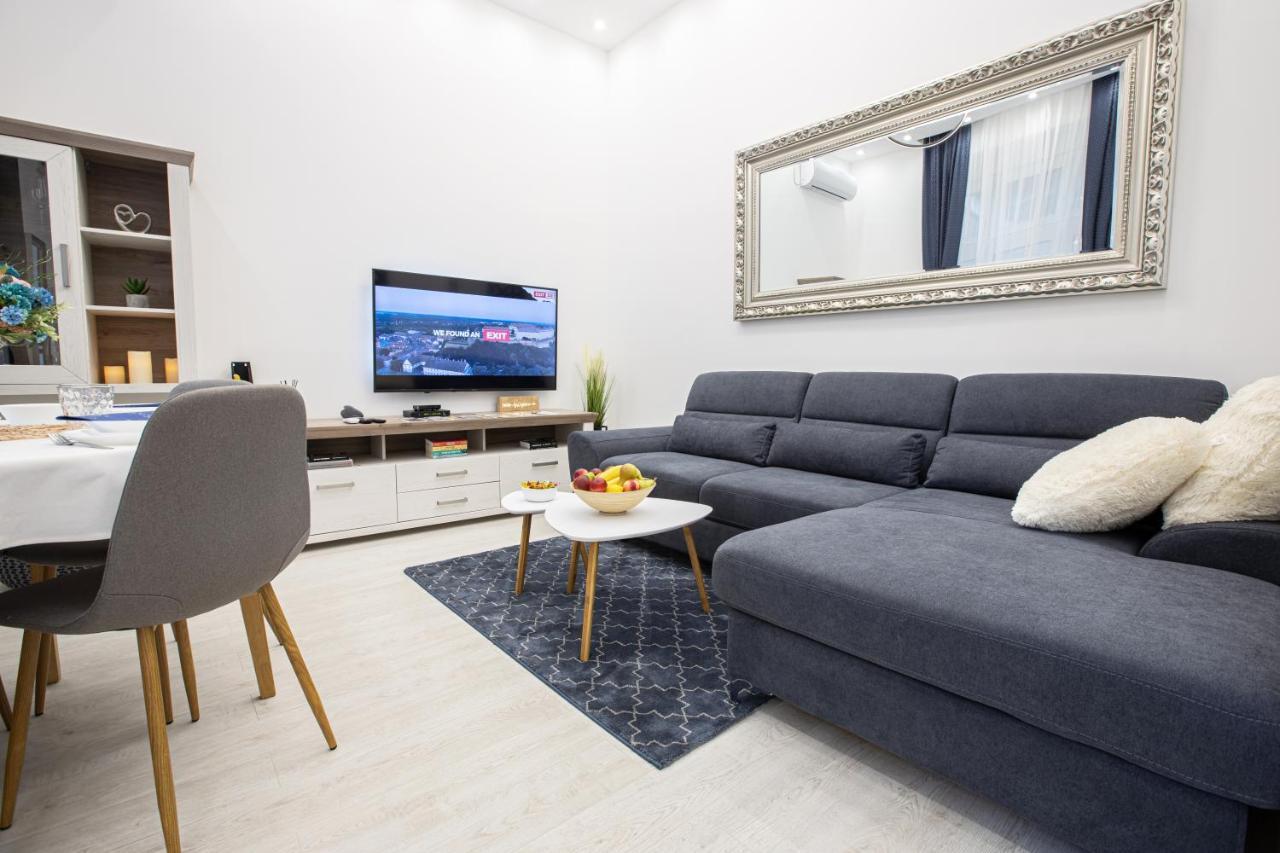 Theatre Square Apartments Novi Sad Exteriér fotografie